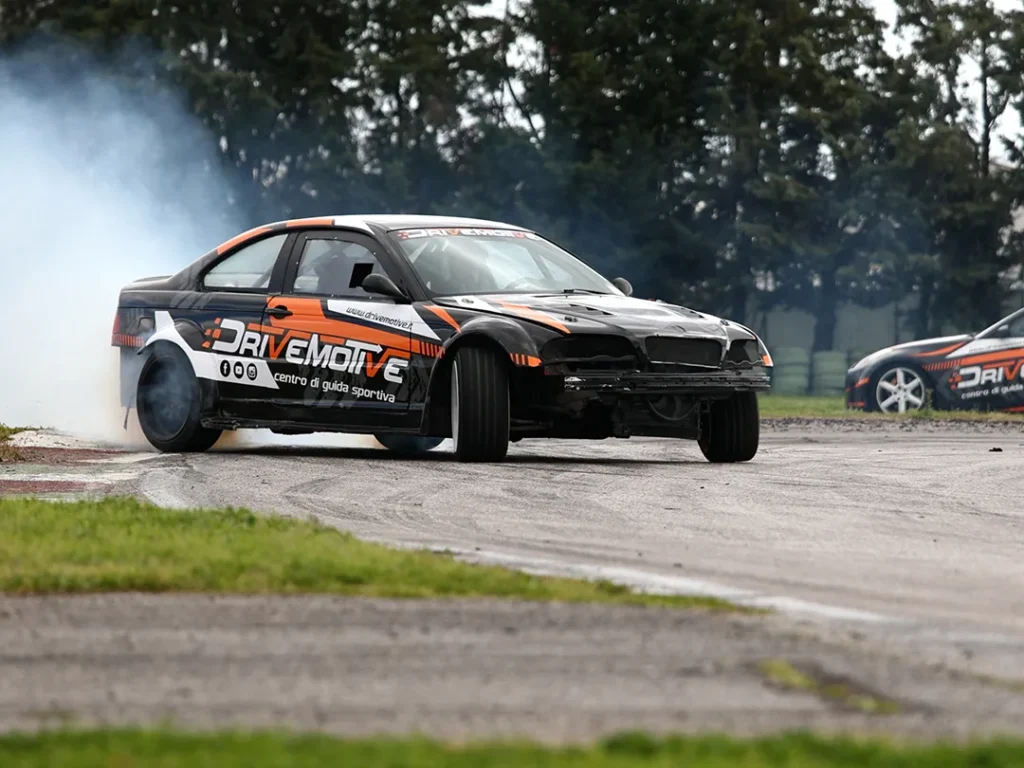 Allievo del corso Drift D4 in derapata con una BMW Drivemotive